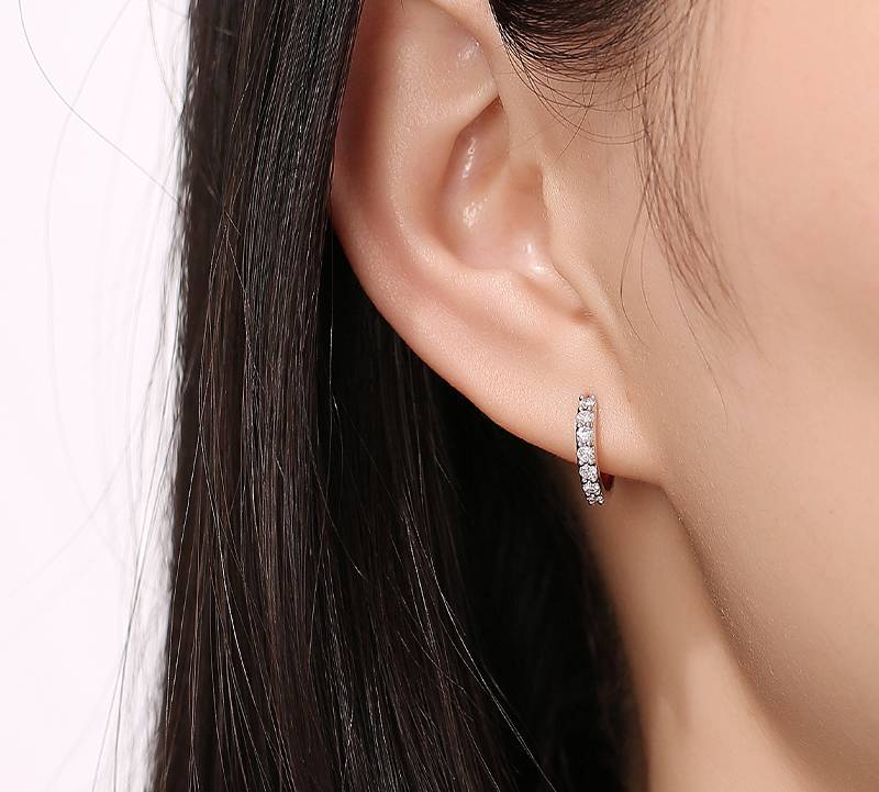 Silver E2 Round Earrings Moissanite 1ct